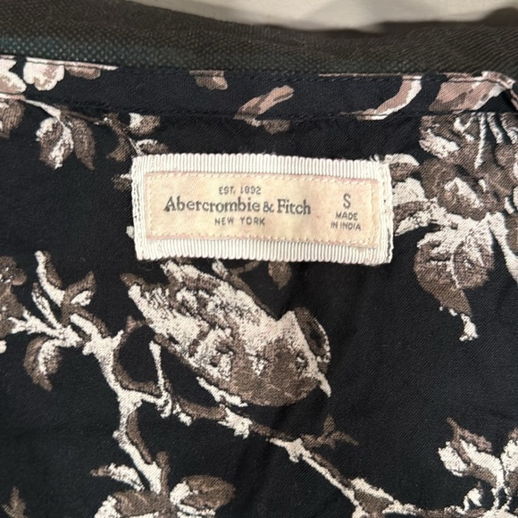 🔥Abercrombie & Fitch Black and Cream Floral Jumpsuit🔥 - Picture 3 of 6